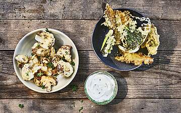 Tempura vom Blumenkohl mit Strunk & Blättern