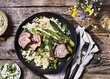 Osterlamm mit Spargel-Risotto und Minz-Schmand