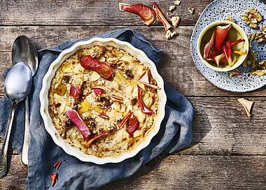 Baked Oats mit Apfelchips und Banane