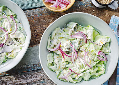 Sommerlicher Gurkensalat