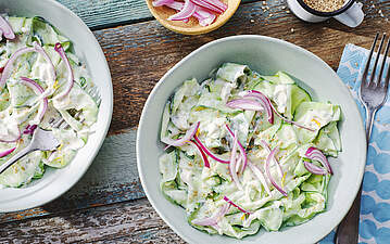 Sommerlicher Gurkensalat