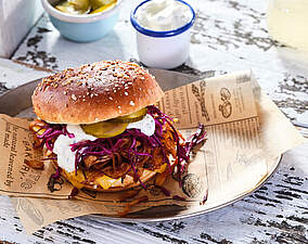 Vegetarischer Pulled Mushroom Burger