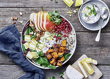Proteinreiche Salat-Bowl mit Süßkartoffel