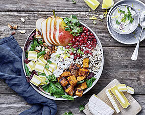 Proteinreiche Salat-Bowl mit Süßkartoffel