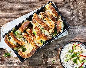 Schnelles Zupfbrot mit Knoblauchbutter