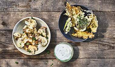 Tempura vom Blumenkohl mit Strunk & Blättern