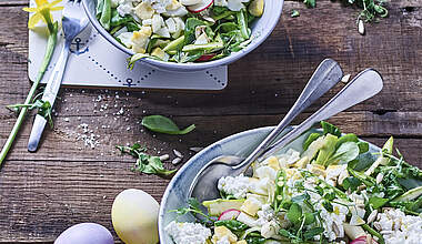 Leckerer Spargelsalat mit Ei und Körnigem Frischkäse