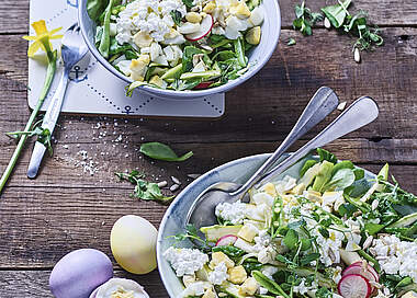 Leckerer Spargelsalat mit Ei und Körnigem Frischkäse