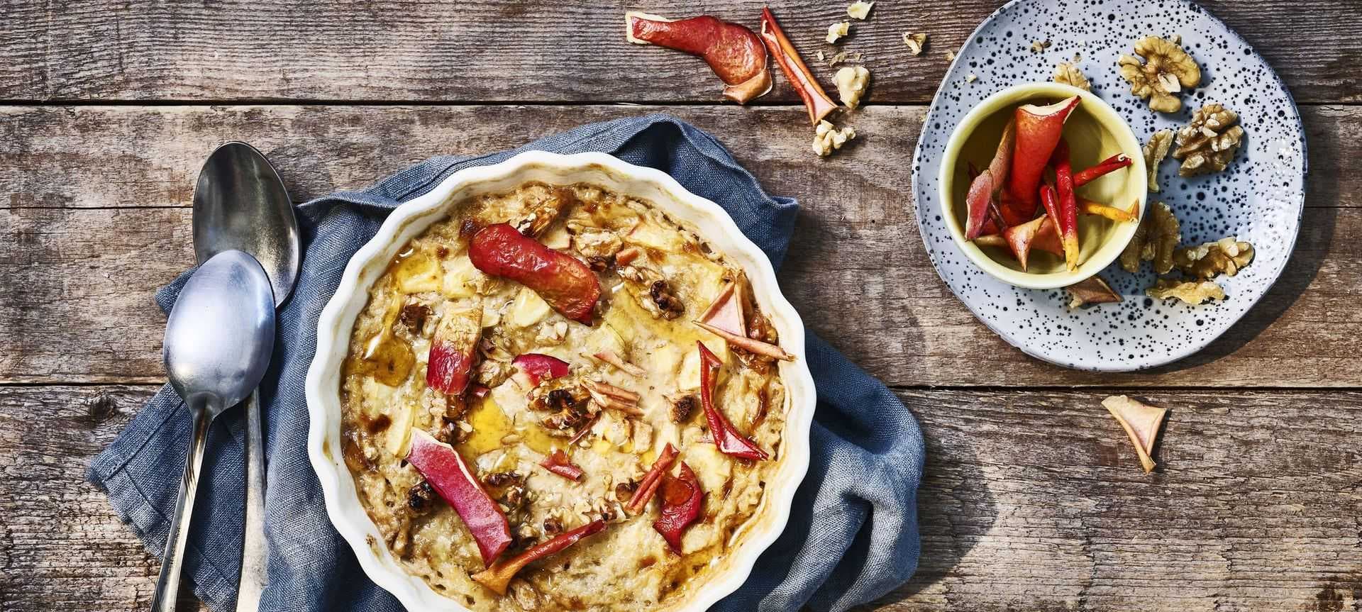 Baked Oats mit Apfelchips und Banane| Rezept | MILRAM