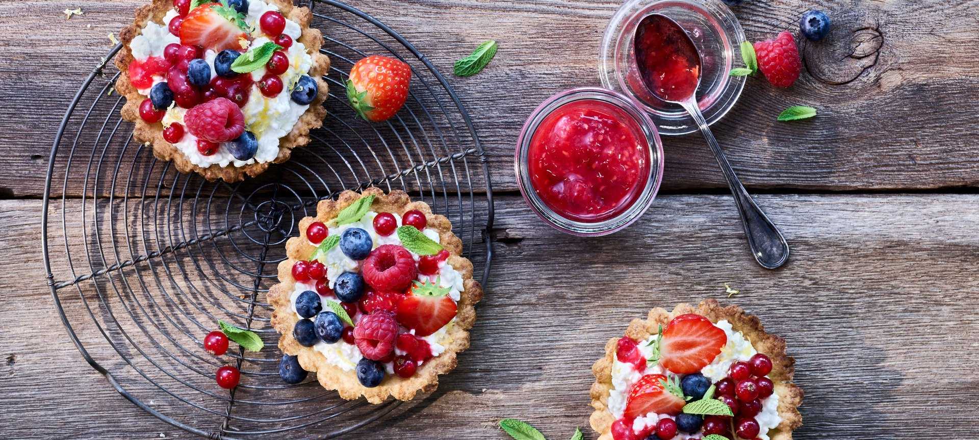 Rezeptbild für Protein Tartelettes mit fruchtigem Beeren-Mix