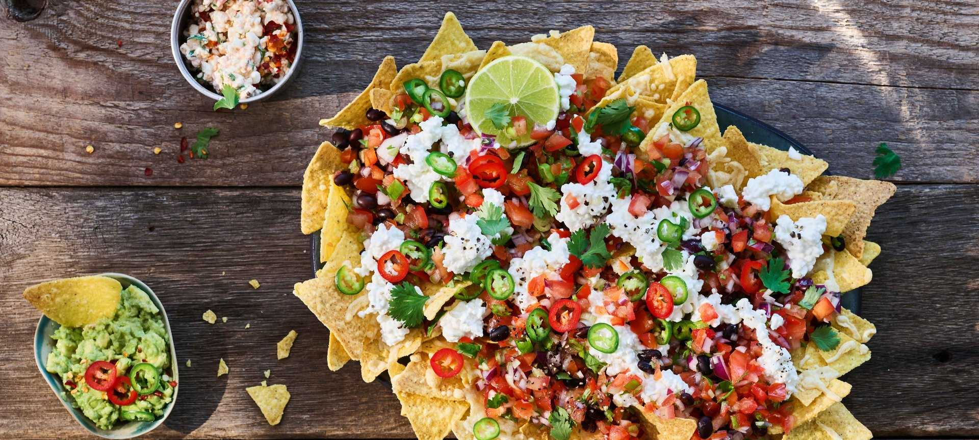 Rezeptbild für Überbackene Protein Nachos mit pikanter Tomaten-Salsa