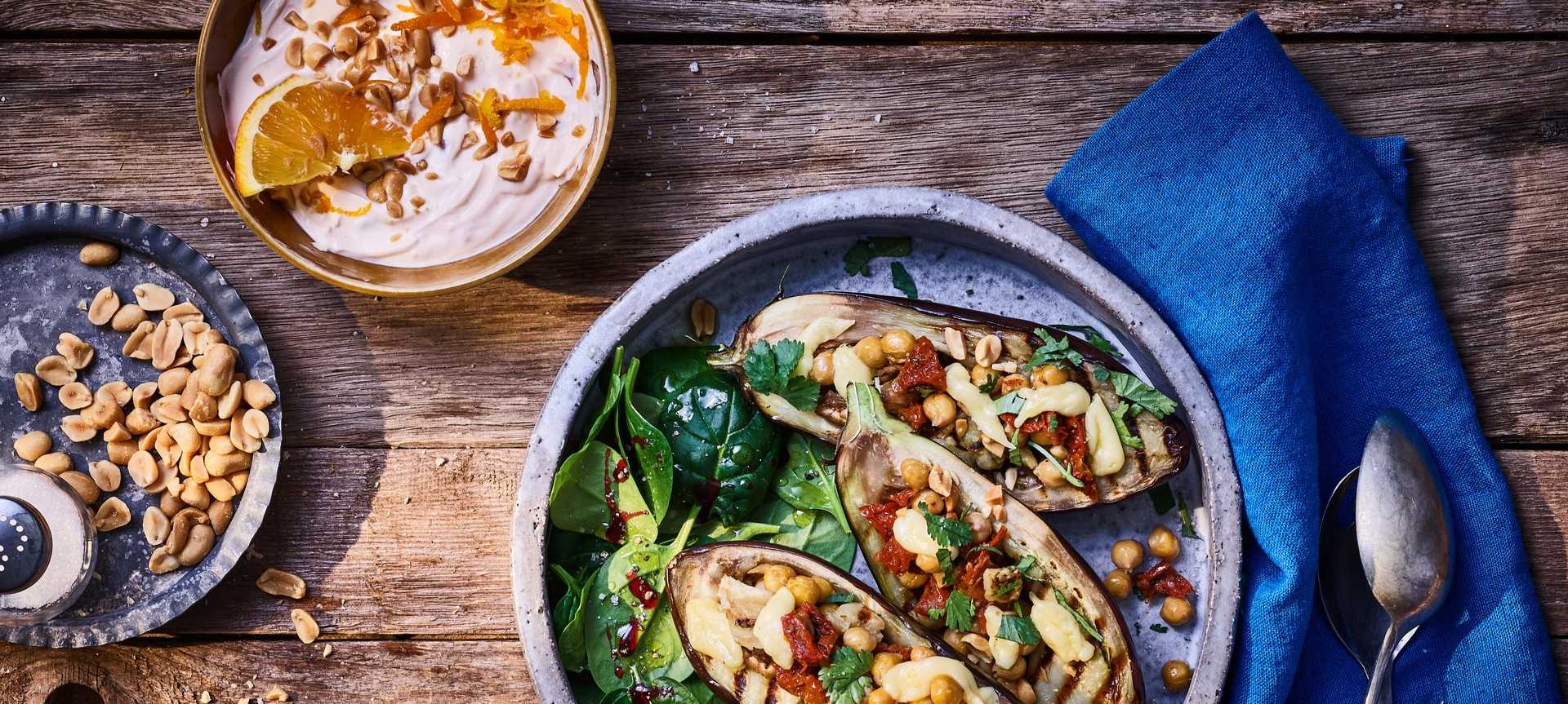 Rezeptbild für Gefüllte Aubergine mit Kichererbsen und Käse