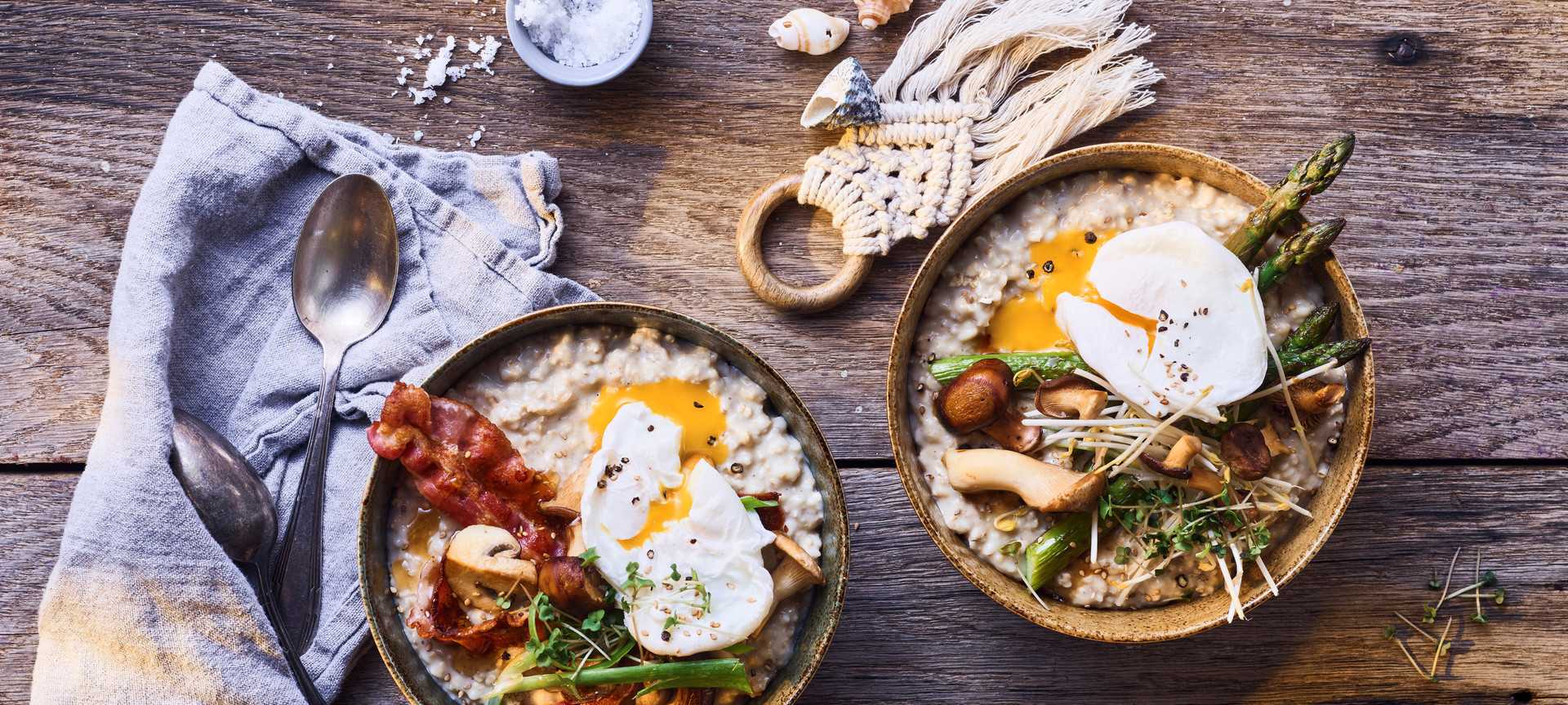 Rezeptbild für Herzhafter Porridge mit Bacon, Pilzen und pochiertem Ei