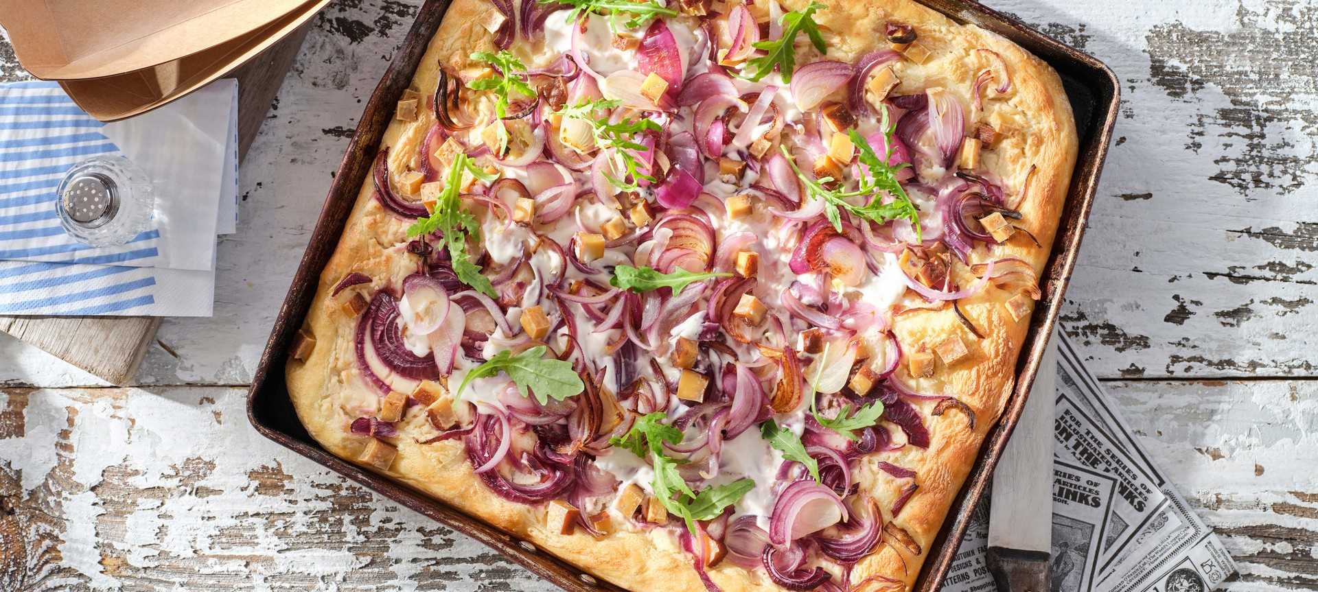 Rezeptbild für Veganer Zwiebelkuchen mit Räuchertofu