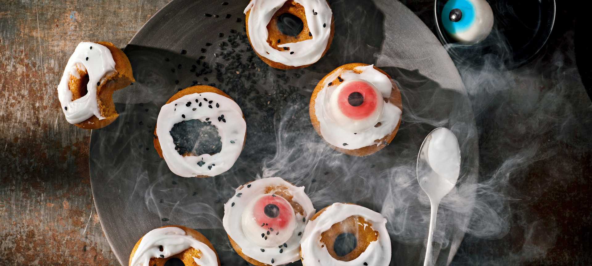 Rezeptbild für Spooky Pumpkin Spice Baked Donuts
