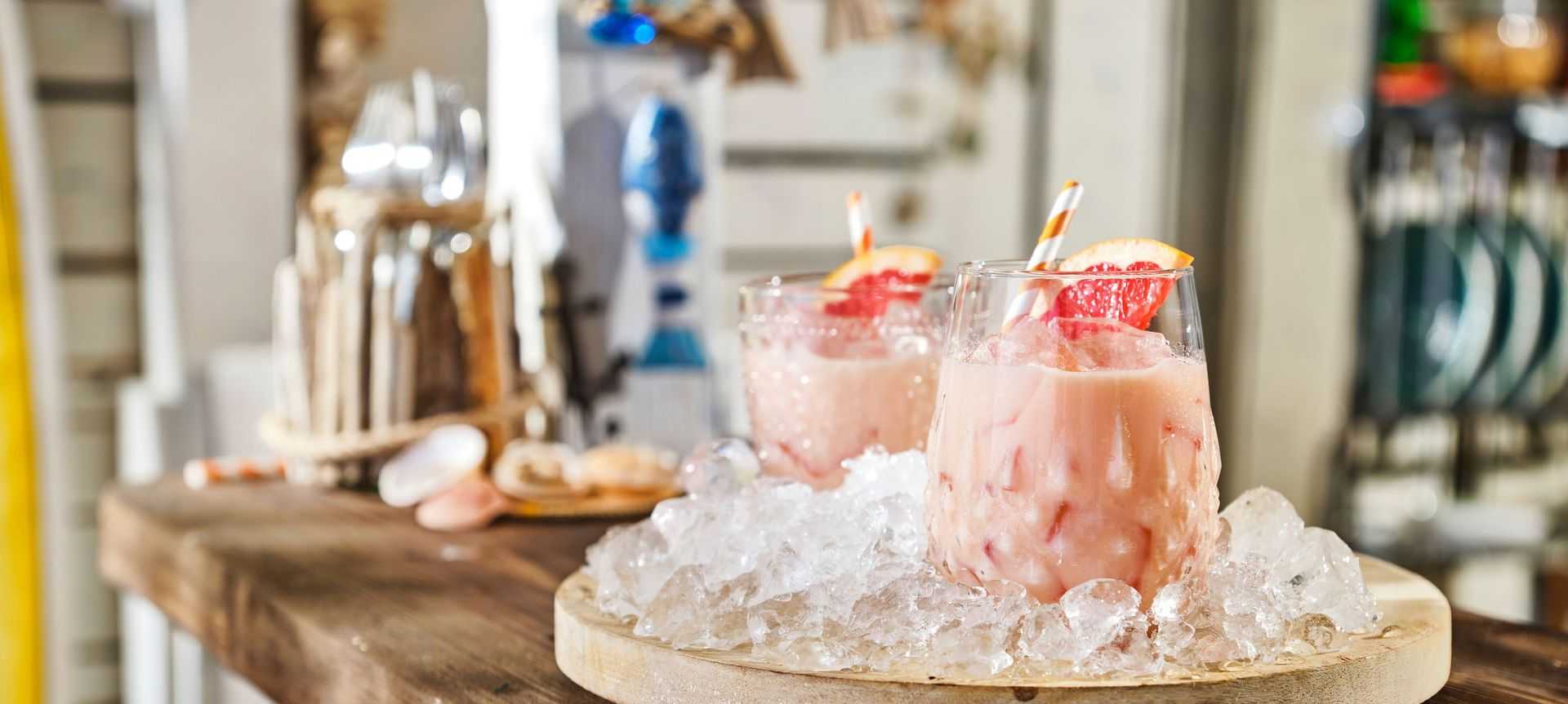 Rezeptbild für Erfrischender Aperol-Cocktail mit Buttermilch