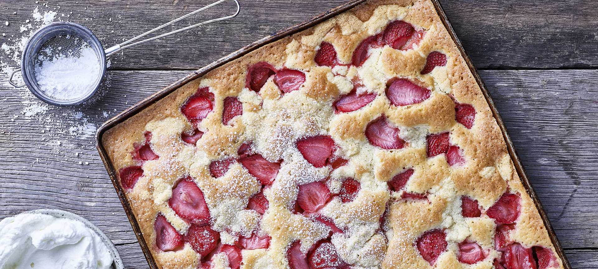 Rezeptbild für Erdbeerblechkuchen