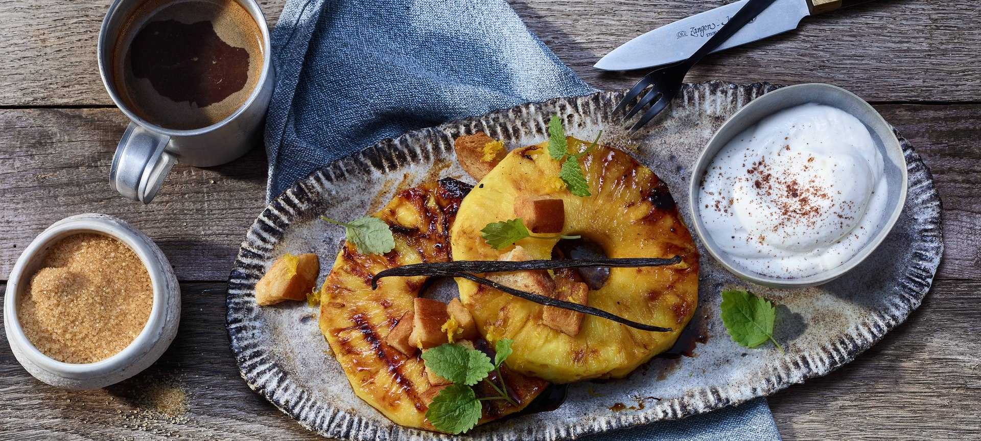 Rezeptbild für Gegrillte Ananas mit Vanille-Quark