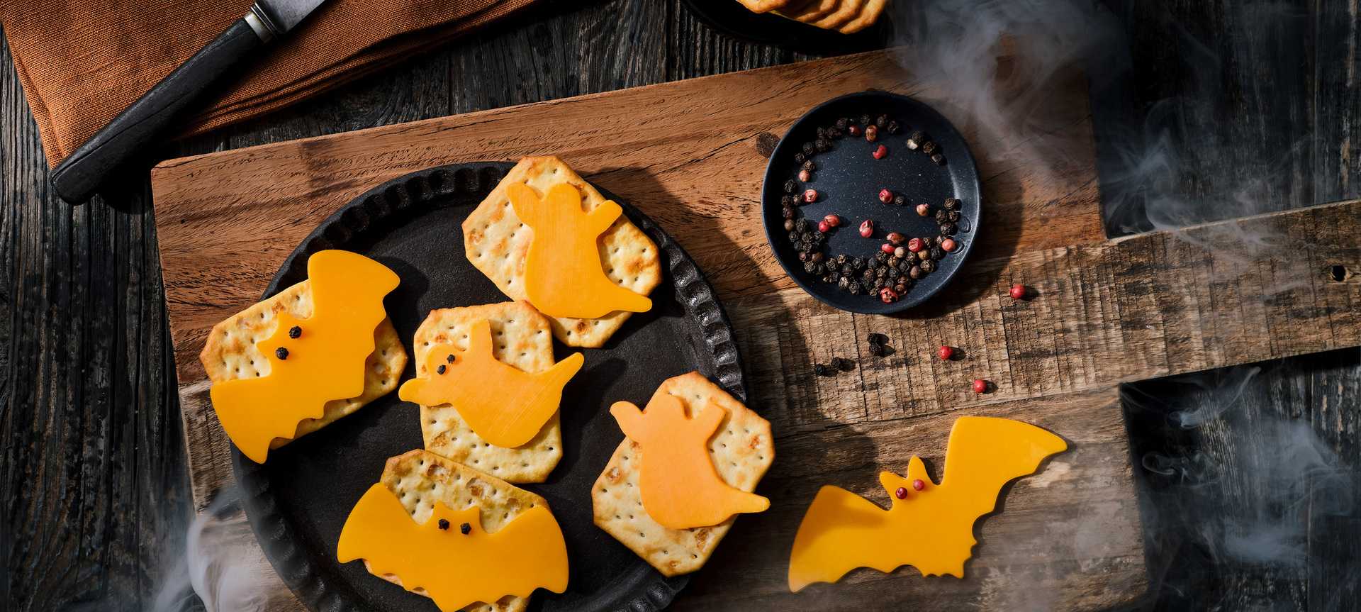 Rezeptbild für Halloween Cheese Cracker