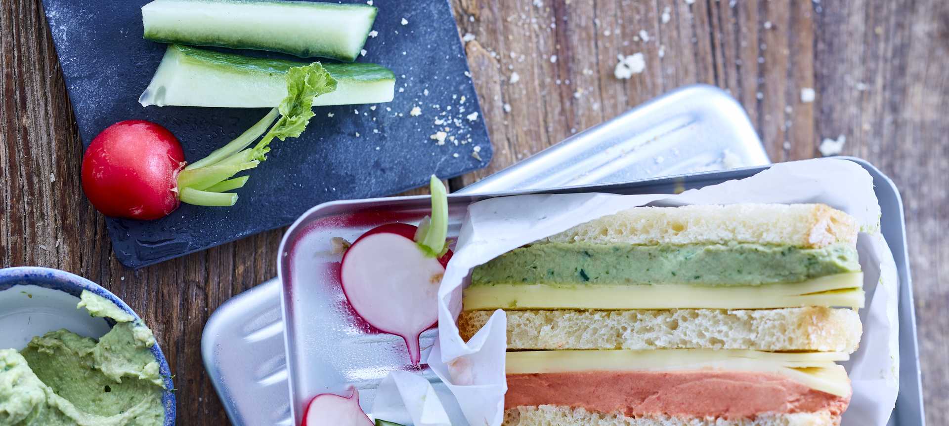Rezeptbild für Kinder-Pausenbrot mit Avocado, Tomate und mildem Käse