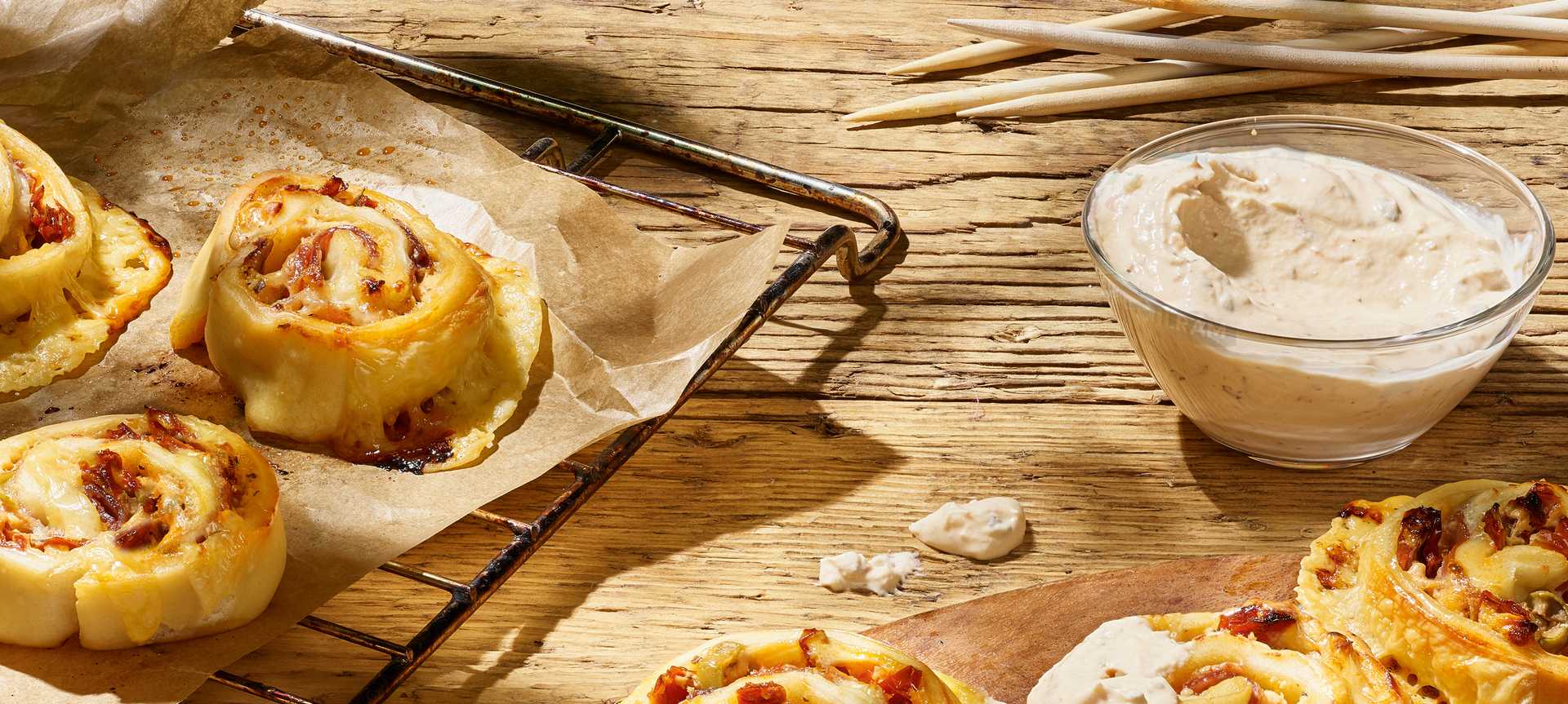 Rezeptbild für Schnelle Pizzaschnecken als Partysnack