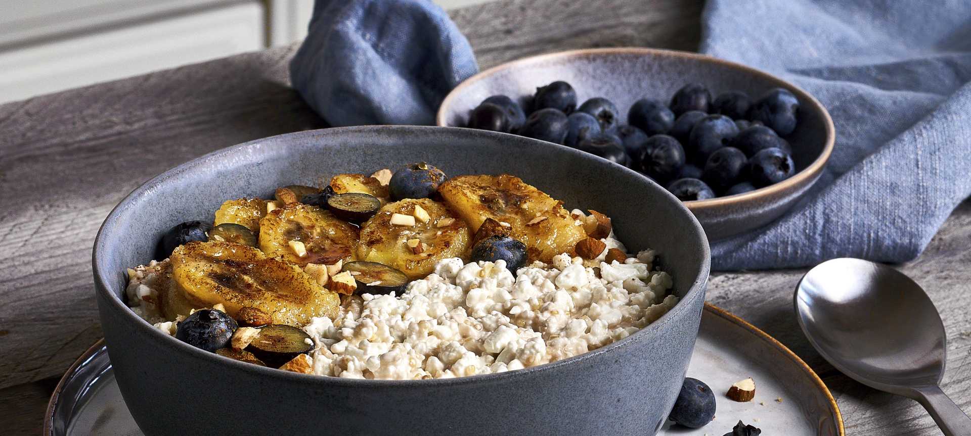 Rezeptbild für Proteinreiches Frühstück – Milchreis mit Quinoa und Blaubeeren