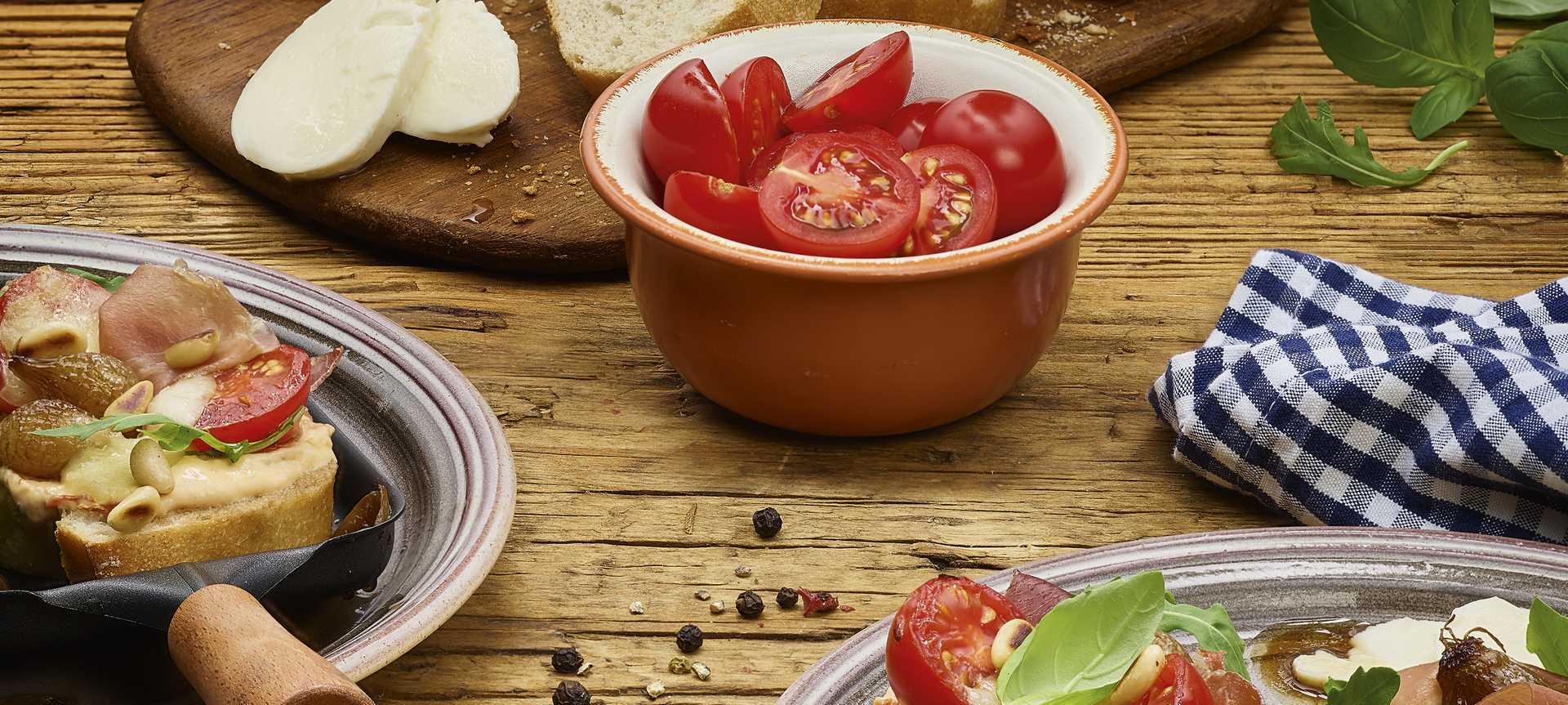 Rezeptbild für Raclette-Pfännchen Italia mit Mozzarella und Tomaten