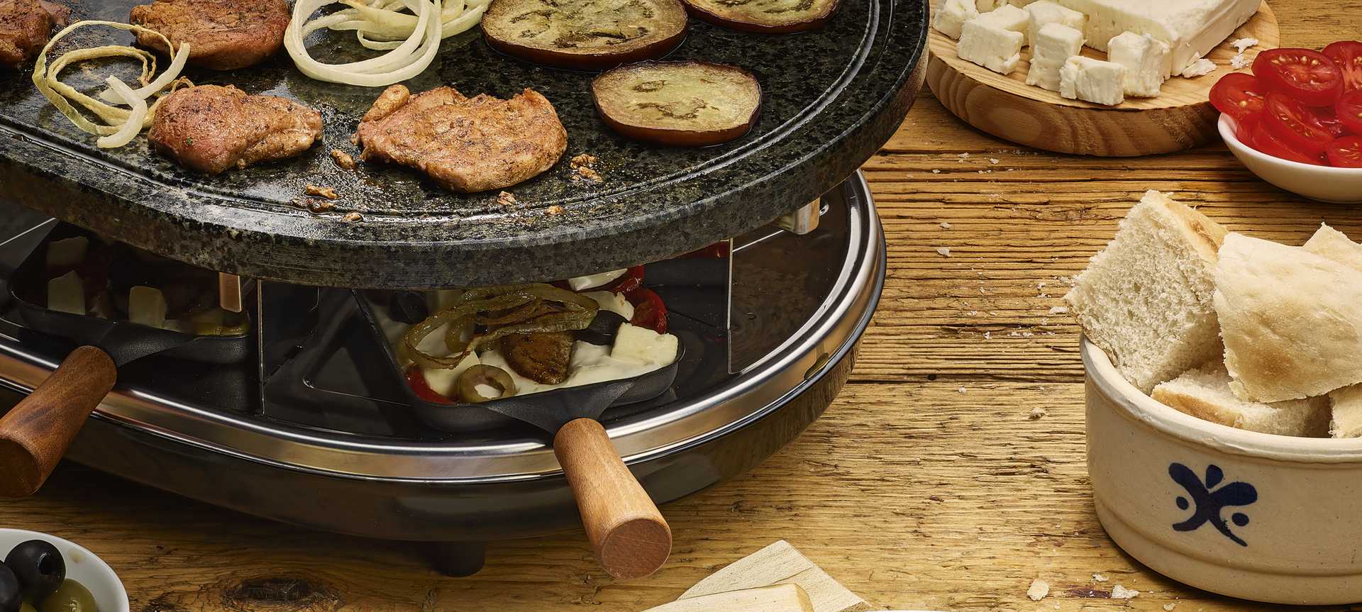 Rezeptbild für Raclette-Pfännchen Hellas: griechisches Gyros mit Zaziki