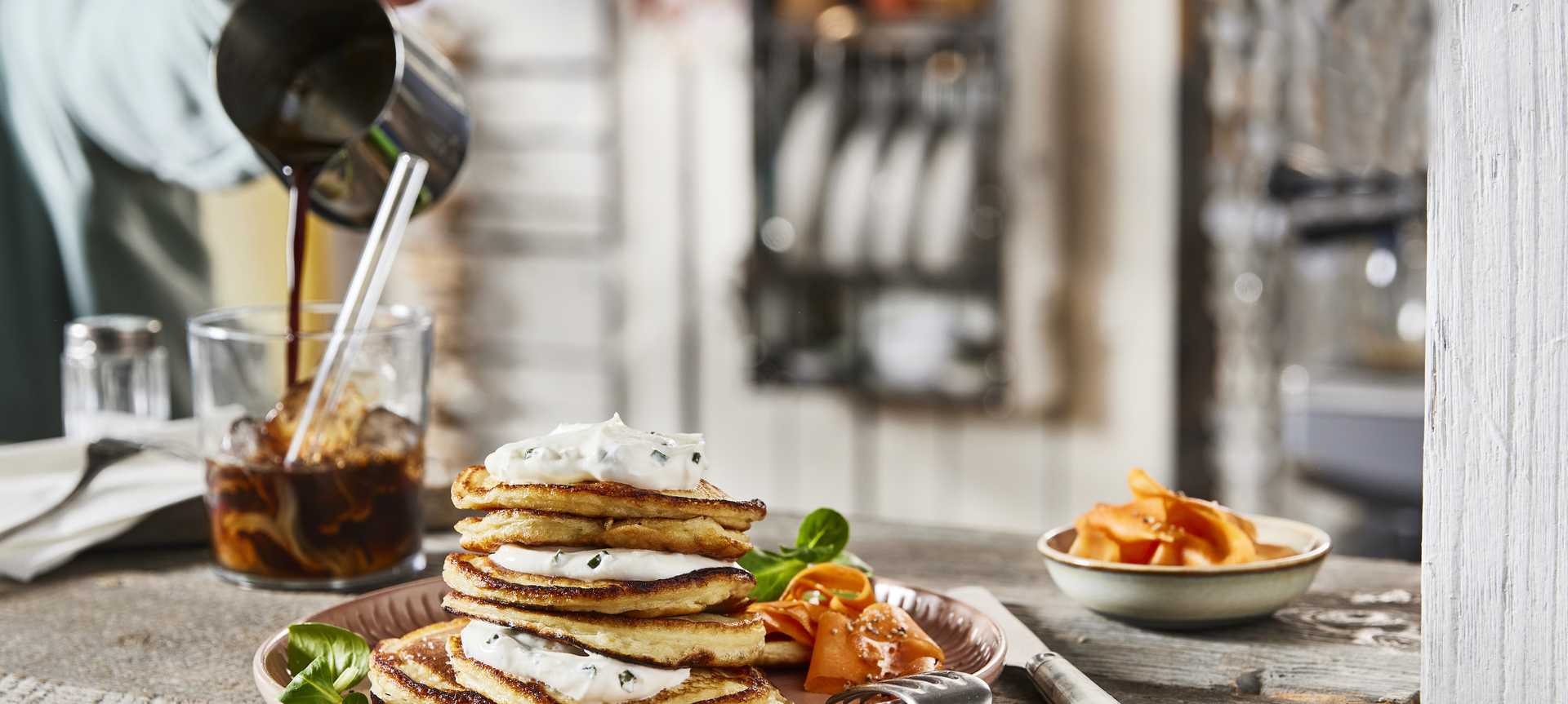 Rezeptbild für Herzhafte Kartoffel-Pancakes mit Karotten und Kräuterquark