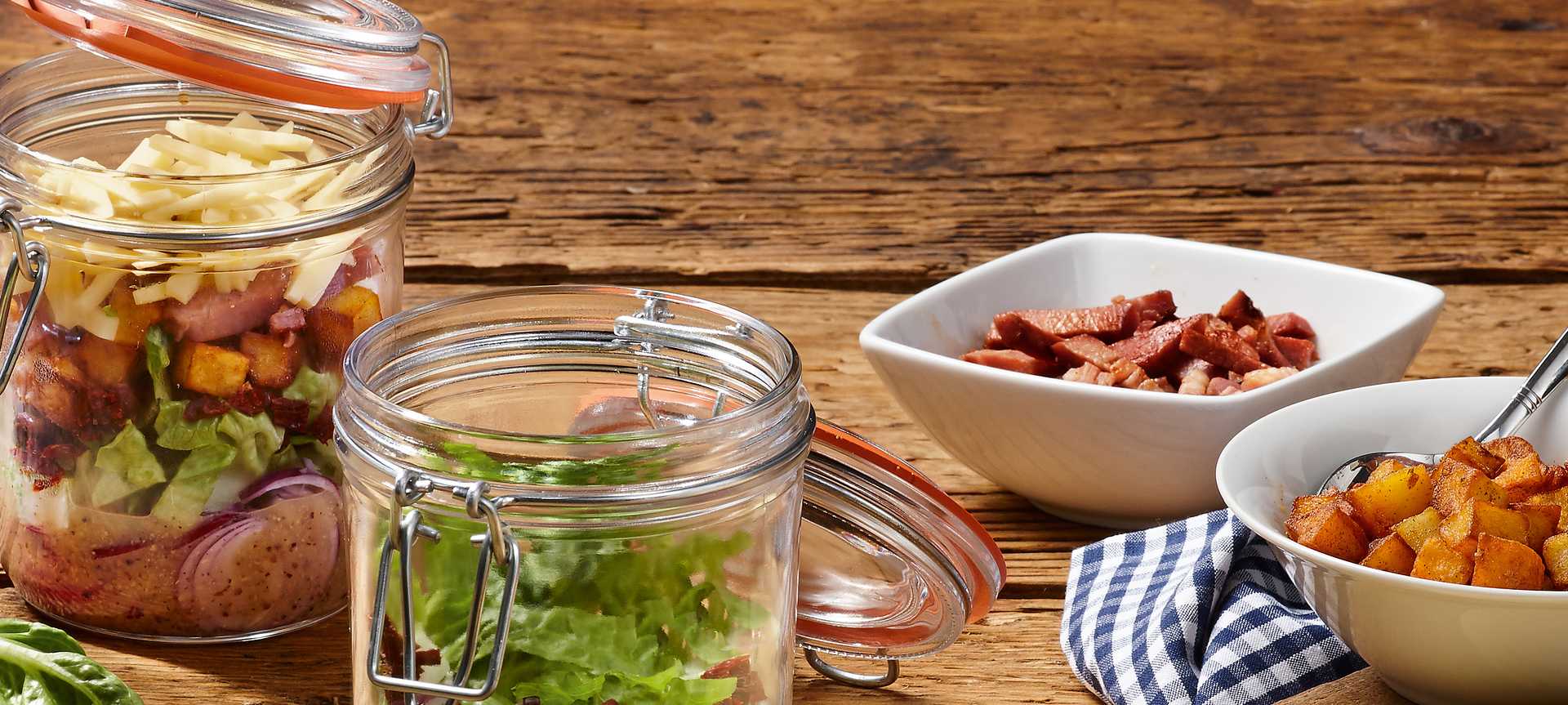 Rezeptbild für Geschüttelter Blattsalat mit herzhaftem Käse