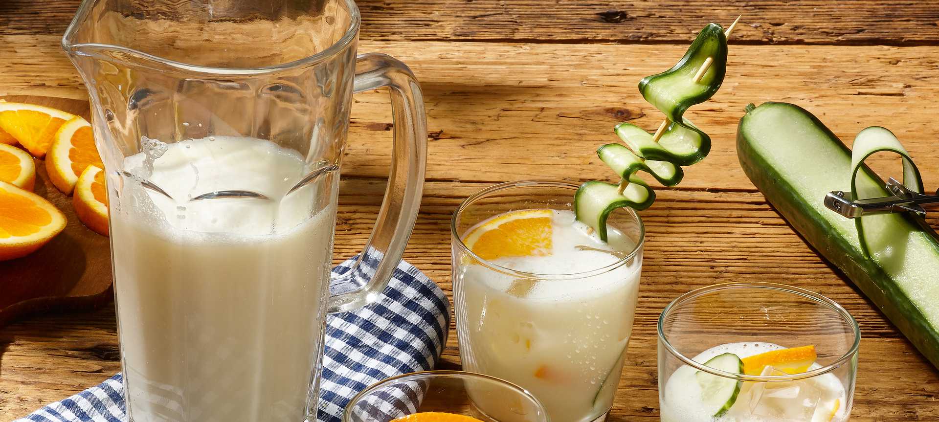 Rezeptbild für Spritziger Cocktail mit Zitrone, Ginger Ale und Gurke